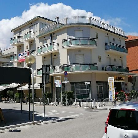 Hotel Villa Domiziana 里米尼 外观 照片