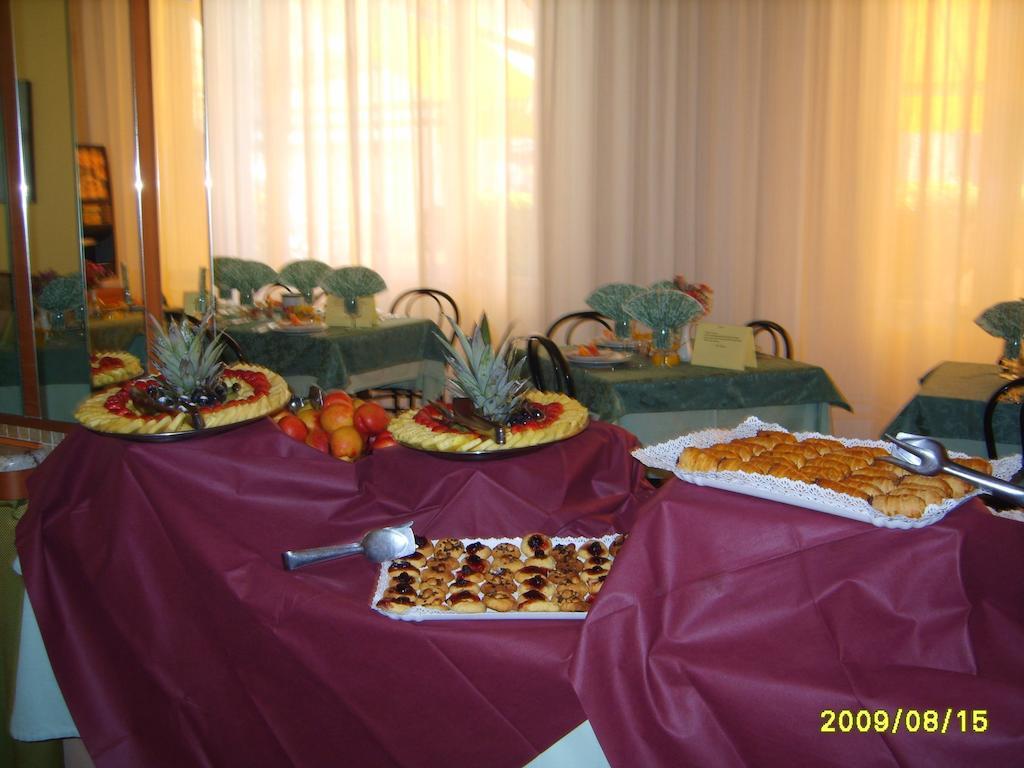 Hotel Villa Domiziana 里米尼 外观 照片