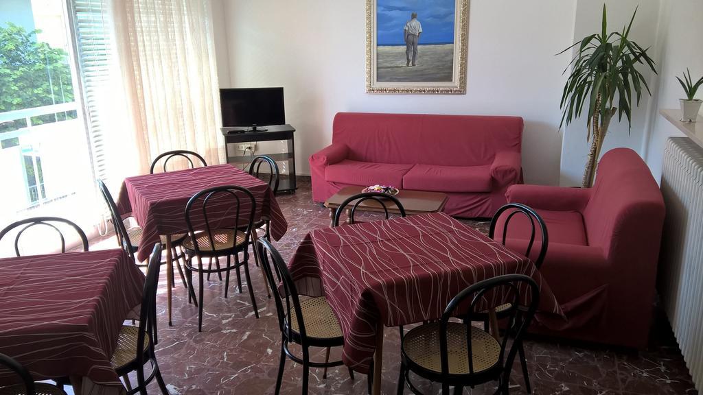 Hotel Villa Domiziana 里米尼 外观 照片