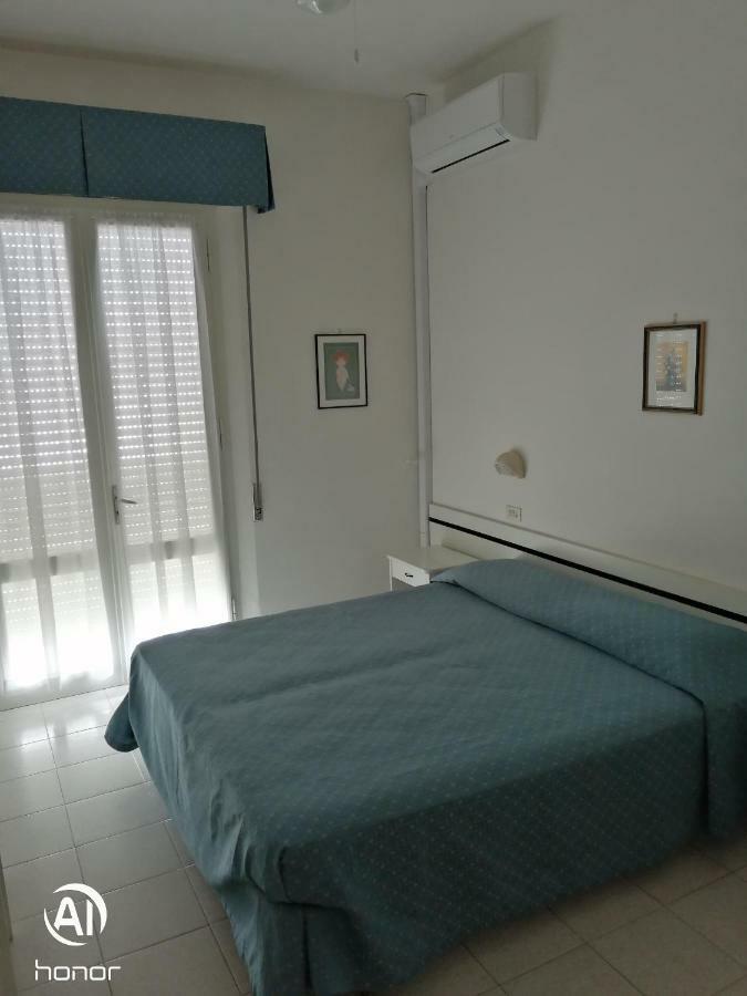 Hotel Villa Domiziana 里米尼 外观 照片